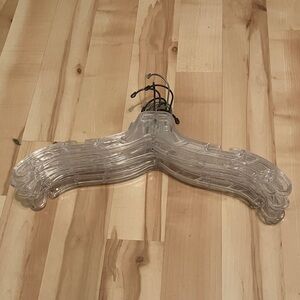 10 Clear Hangers